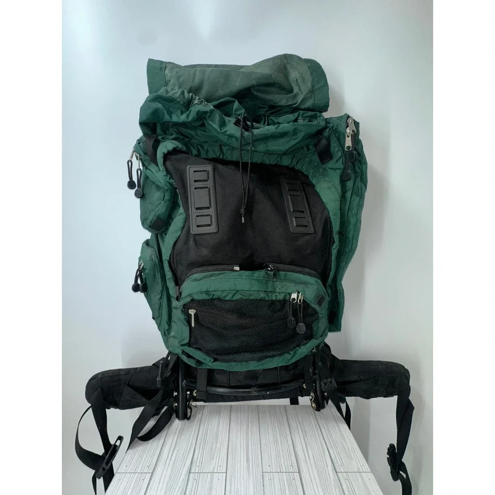 REI Trekker Wonderland‎ Backpack Rucksack Green Black Camping Hiking Outdoor Bag